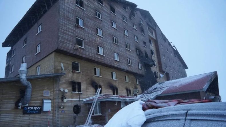 Bolu'daki Otel Yangını Felaketi: Banyoda Ölümü Bekledik