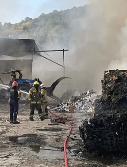 Bursa'daki Geri Dönüşüm Tesisinde Yangın Kontrol Altına Alındı