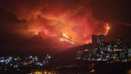 Bursa’da iki ayrı noktada orman yangınları sürüyor! Yerleşim yerleri tehdit altında