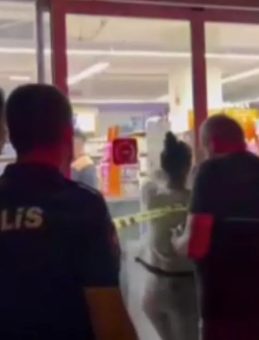 Bursa’da Markette Silahlı Kavga: 1 Kadın ve 14 Yaşındaki Kız Yaralandı