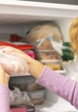 Buzdolabı Poşeti Buzluğa Konur Mu? Buzdolabı Poşetleri Hava Ge&ccedil;irir Mi, Dondurucuda Kullanılır Mı?