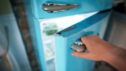 Buzdolabının İç Kısmı Neden Terleme Yapar? Buzdolabının İçinde Su Damlacıkları Oluşuyor, Ne Yapmalıyım?