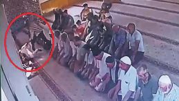 Camide Bıçaklı Vahşet