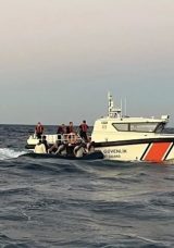 &Ccedil;anakkale Ayvacık A&ccedil;ıklarında 17 Ka&ccedil;ak G&ouml;&ccedil;men Yakalandı