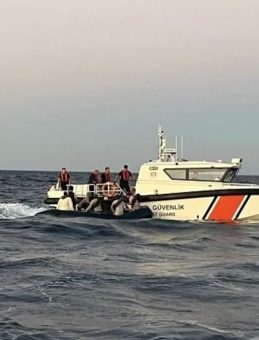 Çanakkale Ayvacık Açıklarında 17 Kaçak Göçmen Yakalandı