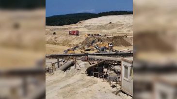 &Ccedil;atalca'da Kum Ocağında G&ouml;&ccedil;&uuml;k: 1 İş&ccedil;i Bal&ccedil;ık İ&ccedil;inde Kaldı