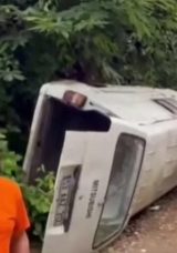 &Ccedil;ay Hasadı İ&ccedil;in Yola &Ccedil;ıkan Aile Kaza Ge&ccedil;irdi: 2 &Ouml;l&uuml;, 3 Yaralı