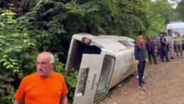 Çay Hasadı İçin Yola Çıkan Aile Kaza Geçirdi: 2 Ölü, 3 Yaralı