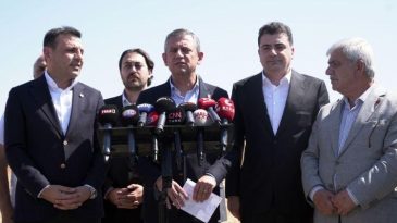 CHP Genel Başkanı &Ouml;zel, Silivri'de basın toplantısı d&uuml;zenledi