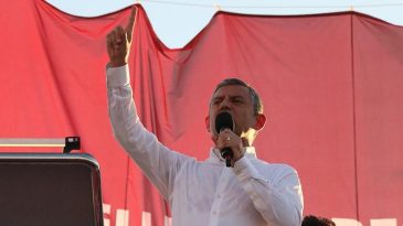 CHP Genel Başkanı &Ouml;zg&uuml;r &Ouml;zel: Su&ccedil;a bulaşan kim varsa yakasına yapışacağız
