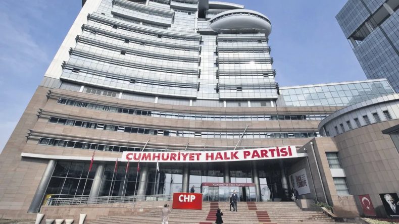CHP'de Korku 'OHAL'