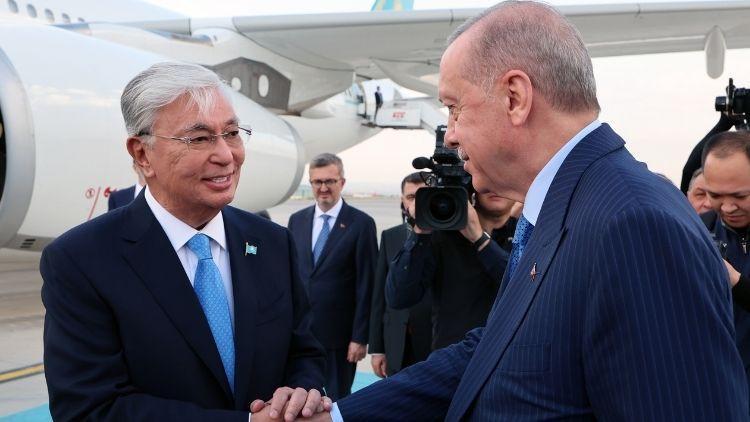 Cumhurbaşkanı Erdoğan, Kazakistan Cumhurbaşkanı Tokayev'i karşıladı