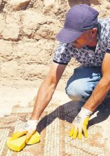 Dara&rsquo;da 1500 Yıllık Mozaik Harikası Keşfedildi