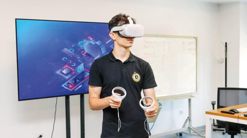 Demirören MTAL’den Robot Tabanlı Tanıtım Etkinliği