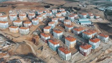 Deprem Konutları Hızla Y&uuml;kseliyor