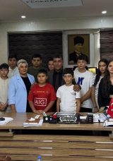 Depremzede &ccedil;ocuklara Halfeti&rsquo;de moral g&uuml;n&uuml;! Tekne turu ve sıra gecesiyle unutulmaz bir etkinlik