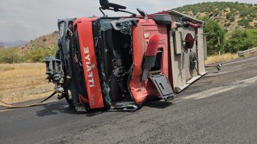 Diyarbakır'da İtfaiye Aracı Devrildi