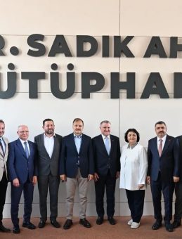 Dr. Sadık Ahmet Gençlik ve Spor Merkezi Yıldırım’da Hizmete Girdi