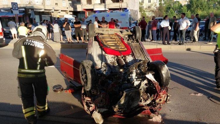Düğün Konvoyunda Kaza: 4 Kişi Yaralandı