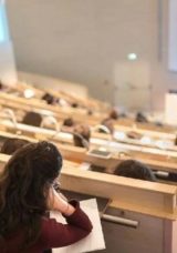 Eczacılık Taban Puanları 2025 – &Ouml;zel ve Devlet &Uuml;niversiteleri Eczacılık B&ouml;l&uuml;m&uuml; Başarı Sıralamaları ve Kontenjanları