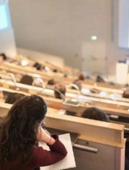 Eczacılık Taban Puanları 2025 – Özel ve Devlet Üniversiteleri Eczacılık Bölümü Başarı Sıralamaları ve Kontenjanları