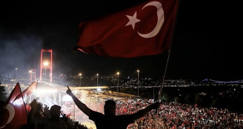 Ekonomi Yönetiminden "15 Temmuz Demokrasi ve Milli Birlik Günü" Mesajı