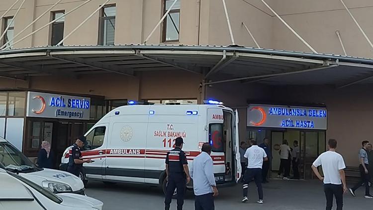 Emekli Polis Memuru Tartıştığı 3 Kişiyi Silahla Yaraladı