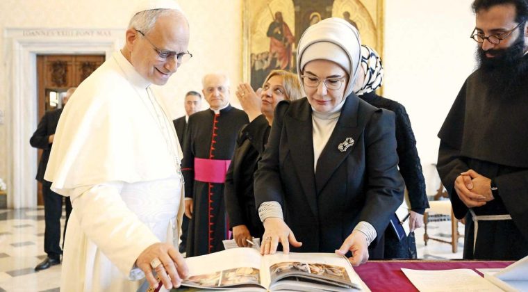 Emine Erdoğan ile Papa’nın Görüşmesi