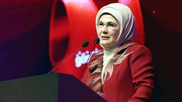 Emine Erdoğan: T&uuml;rkiye'mizin yolu a&ccedil;ık olsun