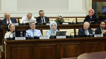 Emine Erdoğan, Vatikan'da 'D&uuml;nya 5'ten b&uuml;y&uuml;kt&uuml;r' mesajı verdi