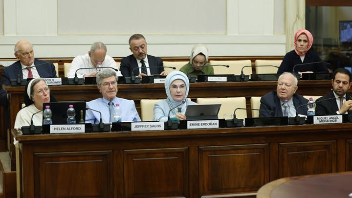 Emine Erdoğan, Vatikan'da 'Dünya 5'ten büyüktür' mesajı verdi
