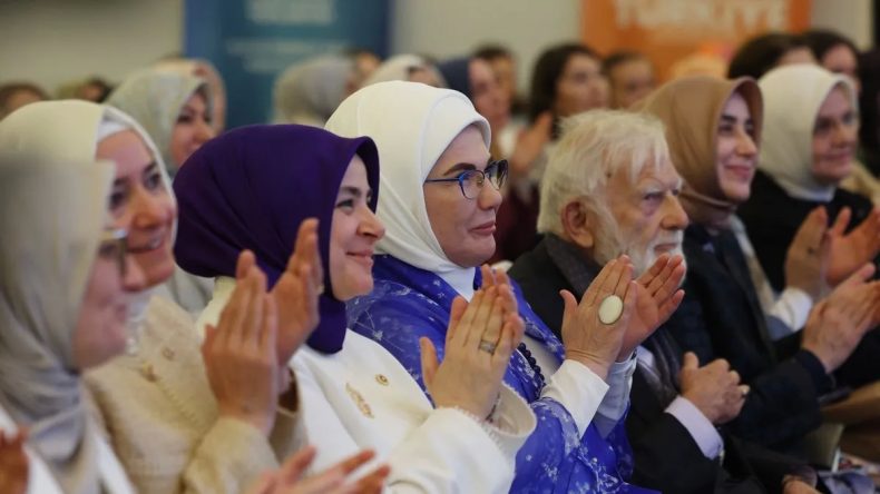 Emine Erdoğan'dan AK Parti 32. İstişare ve Değerlendirme Toplantısı'na ilişkin paylaşım