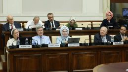 Emine Erdoğan'dan Vatikan'da "Dünya 5'ten Büyüktür" Mesajı