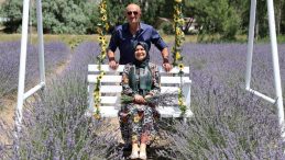 Eşi İçin Köye Taşındı, Hayatları Yeniden Şekillendi! 'İmkanı Olan Herkes Topraklarına Dönsün'