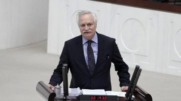 Eski CHP Genel Başkan Yardımcısı Murat &Ouml;z&ccedil;elik, İstifasını A&ccedil;ıkladı: Hatalar Gizlenmeye &Ccedil;alışılıyor