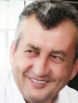 Eski Menemen Belediye Başkanı Tahir Şahin İzmir'de Kalp Krizi Nedeniyle Hayatını Kaybetti