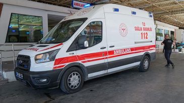 Etkili Kavurucu Sıcaklar Acil Servislerde Yoğunluğa Neden Oldu | Uzmanlardan &Ouml;neri: Suya 1 &Ccedil;ay Kaşığı Tuz Ekleyin