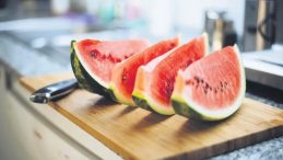 Fazla Karpuz Tüketimi Sağlığa Zarar Veriyor