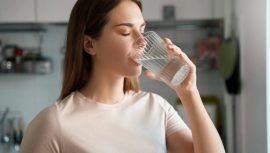 Fazla su t&uuml;ketmek &ouml;l&uuml;me yol a&ccedil;abiliyor! Bilinenin aksine 2 litre değil&hellip;