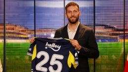 Fenerbahçe Tarık Çetin'i Transfer Etti