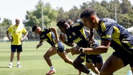 Fenerbahçe Yeni Sezonun İlk Antrenmanını Tesislerinde Yaptı