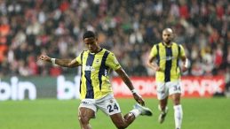 Fenerbahçe'den önemli bir yıldız için yeni sözleşme!