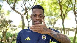 Fenerbahçe'nin yeni transferi Jhon Duran, "karşılık vermek" için sabırsızlanıyor