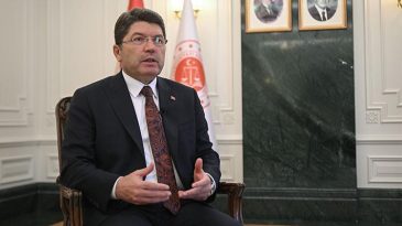 FET&Ouml;'n&uuml;n Darbe Girişiminin 9. Yılı: Bakan Tun&ccedil;, Yargının 15 Temmuz'da Milli İradeye Sahip &Ccedil;ıktığını Vurguladı