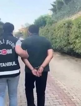 FETÖ’nün İletişim Ağı Çökertildi! Yüzlerce SIM Kart Ele Geçirildi