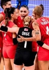 FİLENİN SULTANLARI &Ccedil;EYREK FİNAL MA&Ccedil;I! T&uuml;rkiye – Japonya voleybol ma&ccedil;ı ne zaman, saat ka&ccedil;ta, hangi kanalda yayınlanacak?