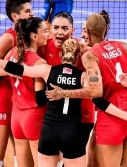 FİLENİN SULTANLARI ÇEYREK FİNAL MAÇI! Türkiye – Japonya voleybol maçı ne zaman, saat kaçta, hangi kanalda yayınlanacak?