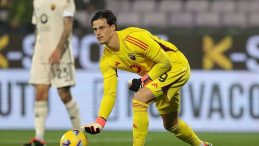 Galatasaray Hedefindeki Kaleciyi Kaybediyor