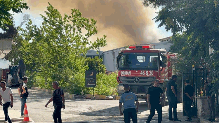 Gaziantep’te Halı Fabrikasında Yangın Çıktı