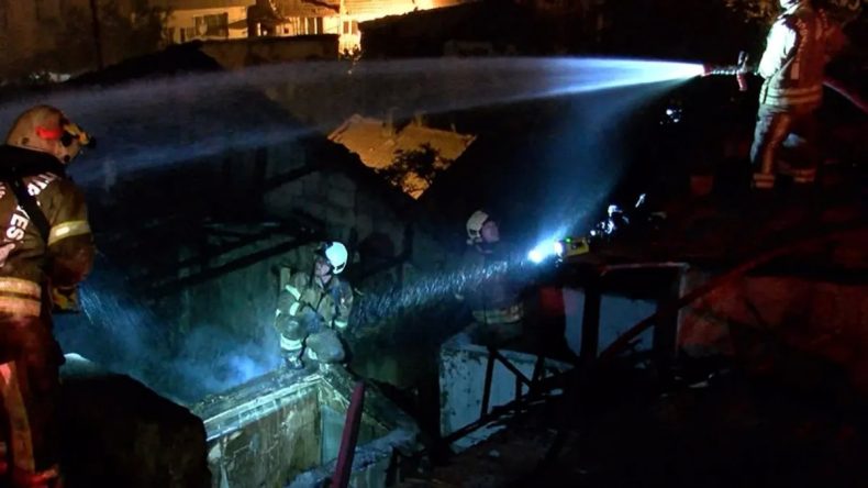 Gaziosmanpaşa'da Gecekondu Yangını